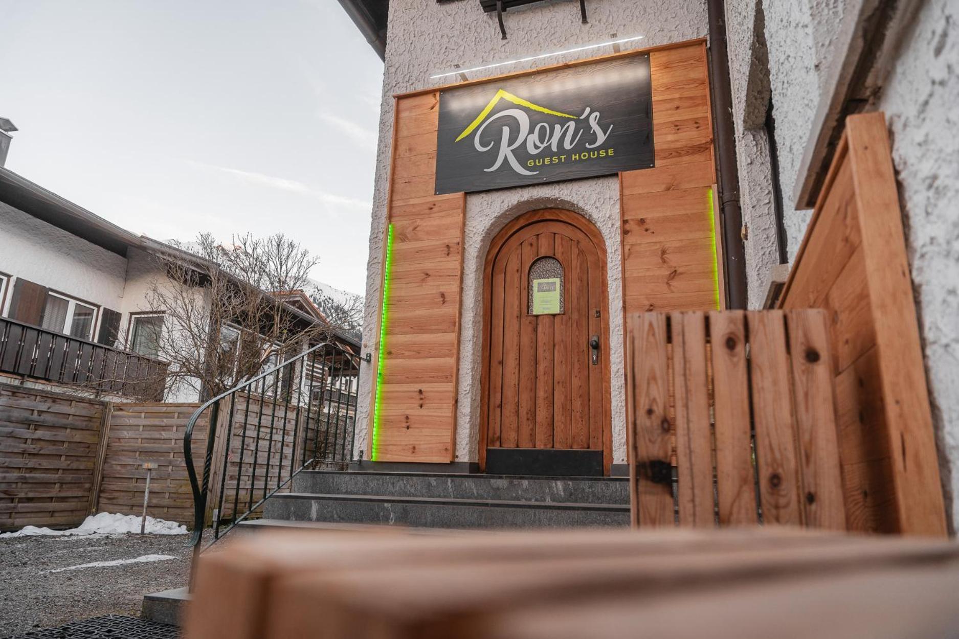Hostel - Ron'S Guesthouse Oberstdorf Bagian luar foto