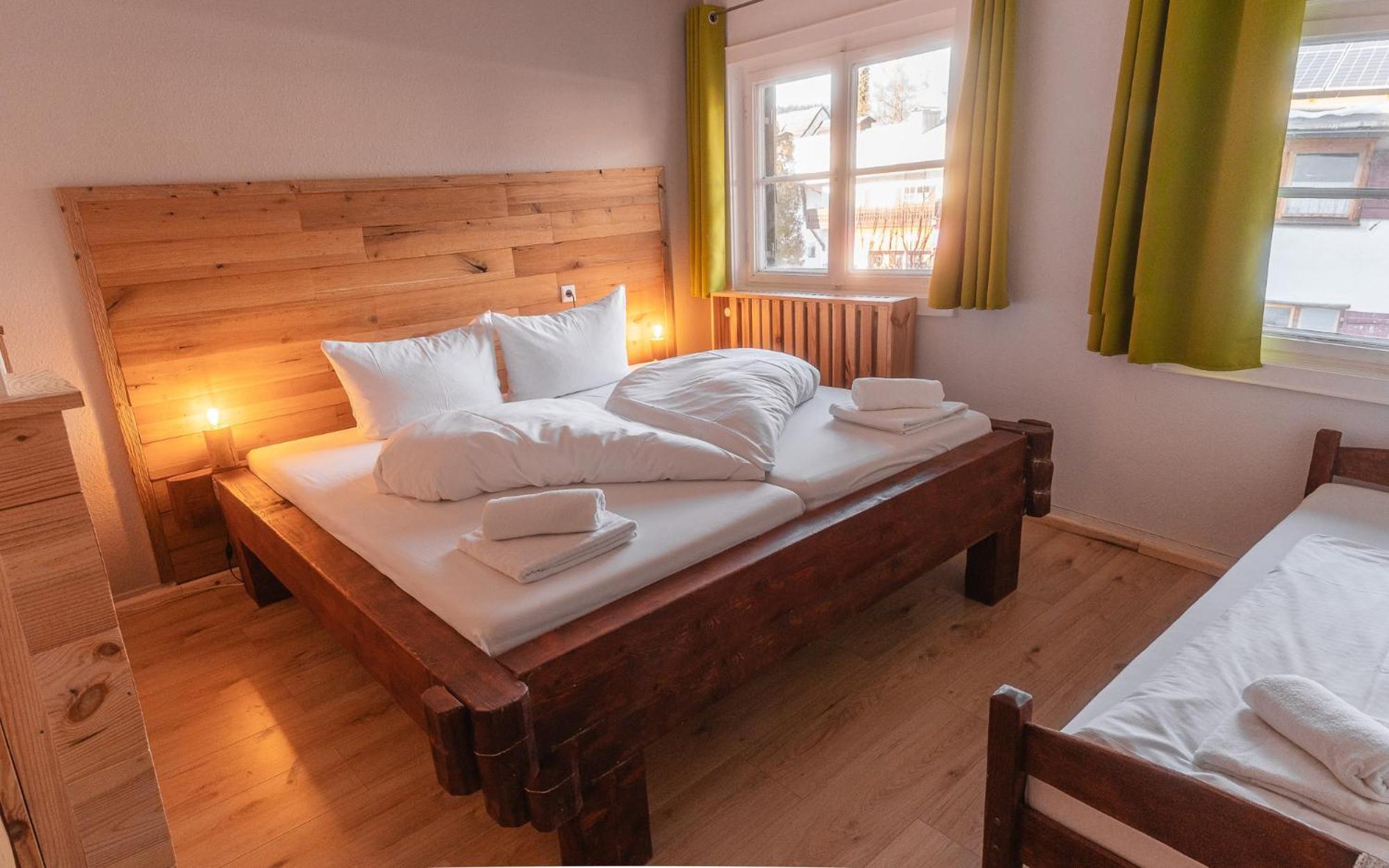 Hostel - Ron'S Guesthouse Oberstdorf Bagian luar foto