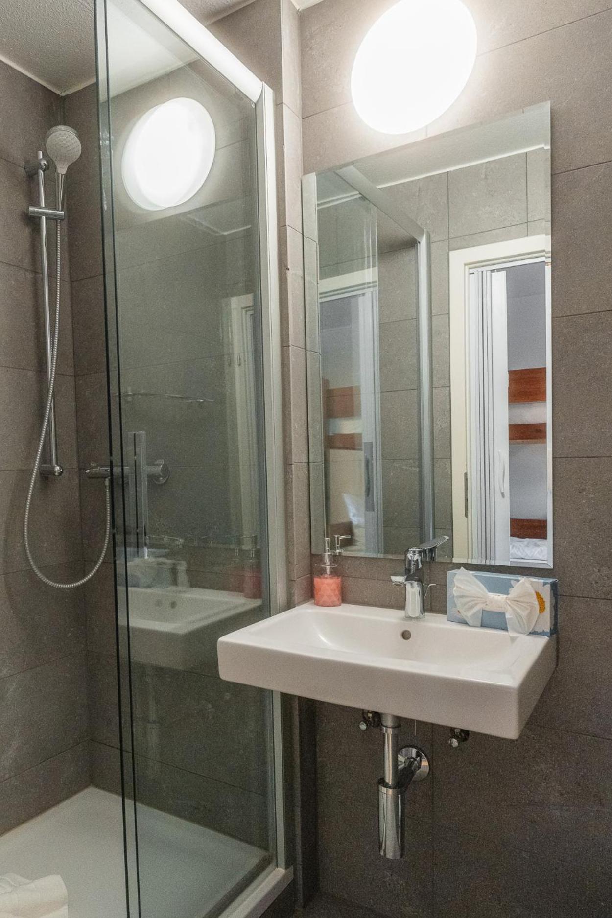 Hostel - Ron'S Guesthouse Oberstdorf Bagian luar foto